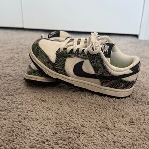 SIZE 6 - NIKE DUNK NEXT NATURE LOW FLORAL TAPESTRY